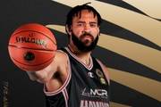 麦基当选伊拉瓦拉老鹰俱乐部队内MVP！场均19+10+2 三项队内第一