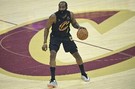 中规中矩！哈登半场10中4拿到9分4助 三分3中1
