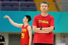 媒体人:在客场跟日本拉锯对我们不利 中国男篮一定要立足于进攻