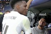 眼神颇似小迷弟，贝林厄姆社媒晒与琼阿梅尼合影，配文：MVP!