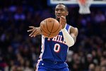 马克西2次单场25分10助5断+5三分 与斯普雷维尔&大将军并列NBA第1