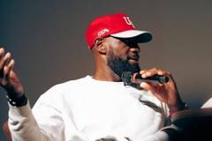 詹姆斯:高二时打橡树山NBA球探考察对面球员 但离场时都在谈论我