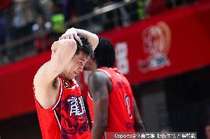 东体:在职业生涯末期遭遇如此严重的伤病 郭艾伦实属遗憾和可惜