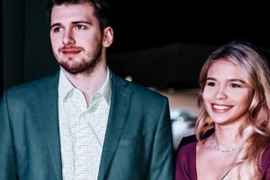 名记：东契奇回老家探视欲带女儿返美与未婚妻起争执 对方曾报警!