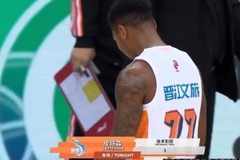 还得慢慢找状态！皮特森福建首秀20投仅4中 三分仅11中2