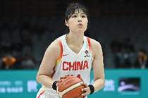 多个篮下机会没把握住！李月汝11投2中仅得6分5板 正负值-17