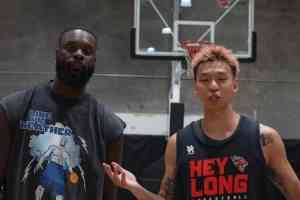 国内野球手许涛和史蒂芬森单挑局！师弟依旧潇洒 毕竟是前NBA球员