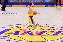 依然是首节之王！东契奇打满首节 10中4砍下12分5板5助