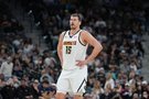 玩脱了！约基奇全场漫不经心送10个失误 38分钟空砍29分14板9助