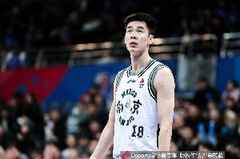 毫无状态！郭昊文半场6中0&三分3中0 出战15分钟正负值-19