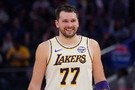 三月份场均37+9+8率队豪取8连胜!东契奇正在无限接近生涯首个MVP