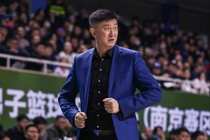 杜锋：顺德球迷很热情 上半场大家没主动投入 下半场打得更好一些