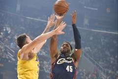 NBA彩经:火箭击退尼克斯 湖人拿下骑士 快船战胜开拓者