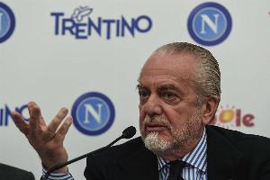 德佬:卖奥斯梅恩和K77因收到巨额报价 退休?我喜欢工作胜过其他