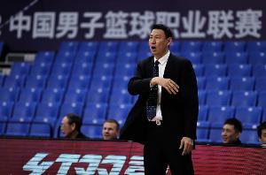 3年期满!李楠明天将度过禁赛期 可以回到场边辅佐许利民指挥比赛