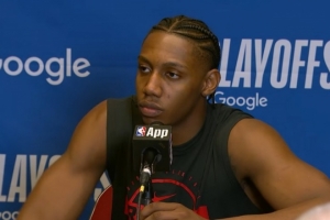 【完整版】巴雷特:哈登来替补席拿球是不尊重 我们已退无可退