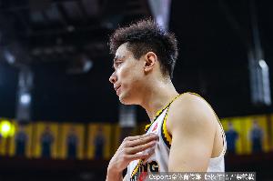 媒体人:辽宁的赛季以惨败收尾 这结果更多是心里有数&然后接受