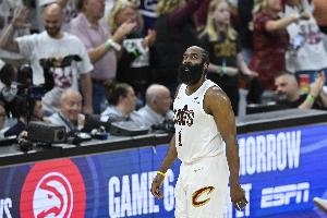 篮板60-33!哈登:必须拼抢每一个篮板 在进攻端要不断冲击