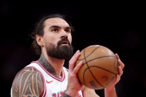 亚当斯:见过很多人爱上NBA的生活方式 之后就下滑并淡出联盟