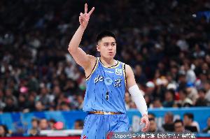 陈盈骏:不想比赛结束会后悔没去投那些球 球队需要我 就会站出来