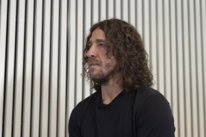 普约尔:巴斯托尼是非常优秀的后卫,但巴萨需考虑交易的可行性