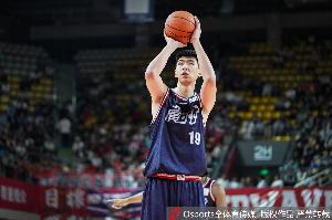 媒体人:母公司面临压力并没影响广州男篮的成绩 运营还节节攀升