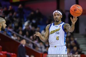 记者:小巴里·布朗证明自己还是CBA最强外援 广厦末节太早耗时间