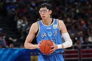 京媒:京沪大战是节奏之争 北京若打双塔需要解决周琦的体能问题