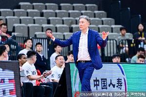 郑永刚:贺希宁遭遇包夹发挥有所欠缺 出于保护没让史密斯再上场