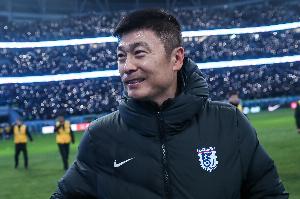 李国旭:10多度的温差对我们来说是最大的挑战,队员顶住了压力