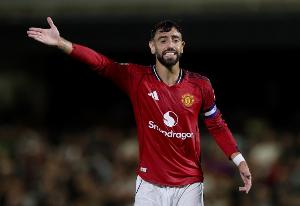 B费回应基恩指责:我永远努力为曼联赢得奖杯,而非追求个人纪录