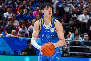 媒体人:曾凡博一个赛季都在与伤病做斗争 23岁的他技术几乎定型