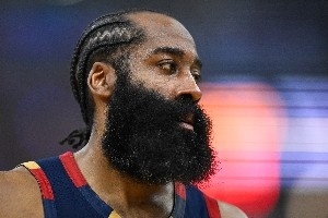 降薪续约还是直接交易?骑士也可裁掉哈登腾出空间欢迎詹姆斯回归