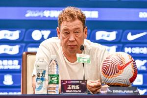 斯卢茨基:与蓉城的比赛成为分水岭,球队身陷困境但氛围仍非常好