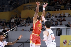 媒体人:上海的隐忧或是体能 G5回到主场会是他们压力最大的一场