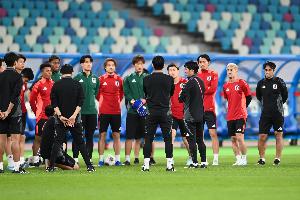 共同社:日本队今日启程飞往蒙特雷,镰田大地出发前与球队会合