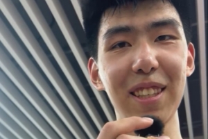 ?徐昕调侃和王俊杰搭档内线：多给我传点球啊