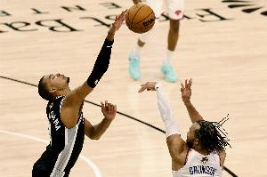 Windhorst:若文班亚马G3拼命打马刺还有戏 今天他只拼了下半场