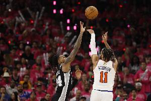 布伦森：我有些糟糕的出手 但不管发生啥我都会保持心态专注取胜