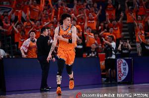 媒体人:赵睿/周琦/胡明轩等人落选有各自原因 张镇麟则令人意外