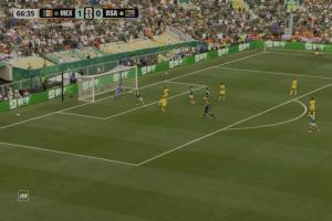 墨西哥再入一球，2-0领先南非，希门尼斯头球破门