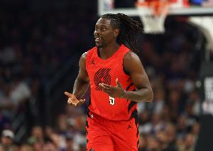 真挚的祝福！NBA官方为朱·霍勒迪送上36岁生日祝福?