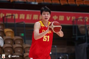媒体人:杨瀚森为国而战决心非常坚定 拳拳报国之心令人印象深刻
