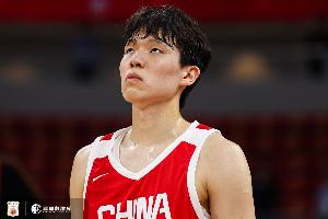 媒体人:杨瀚森在场上和队友有些脱节 用好他是长期课题