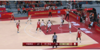这硬度！王俊杰连续对抗直接到篮下强起打成2+1