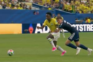 第22分钟，维尼修斯双响，巴西2-0领先苏格兰！