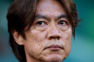 足球报:韩国连遭7队反超无缘32强,伊朗也被逼到悬崖边